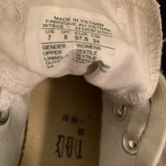 Converse - Picture 3 of 3